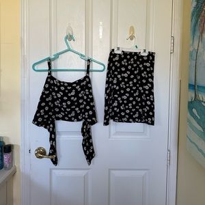 Hollister Daisy 2 Piece Set Size: S